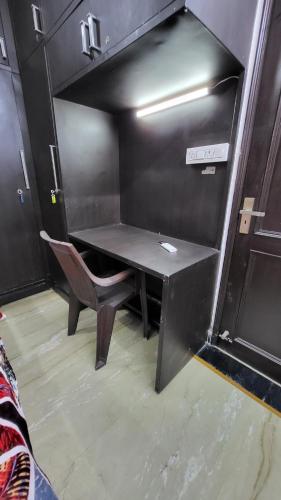 vacationbuddy 3 br home paschim vihar jwala heri