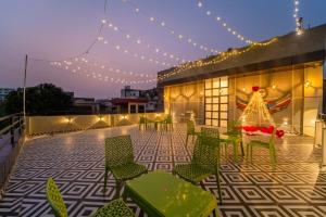 palm hotel mansarovar