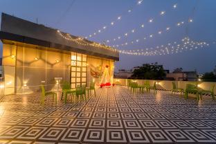 palm hotel mansarovar