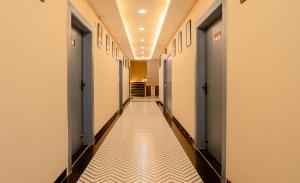 palm hotel mansarovar