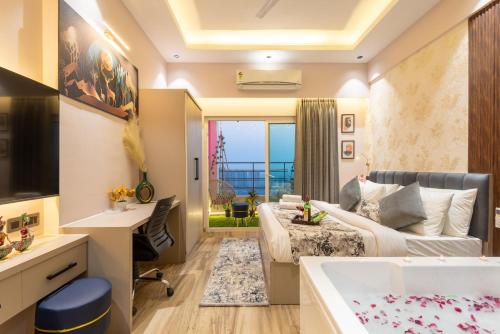 jacuzzi and big screen by buddies home