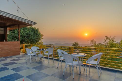 The Social Stays Bir Formerly Artbuzz,,2 star