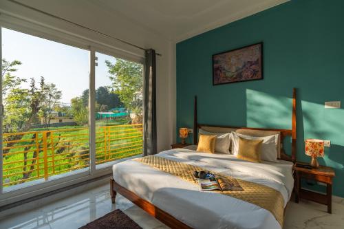 The Social Stays Bir Formerly Artbuzz,,2 star