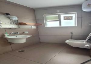 alpine bnb dharmshala