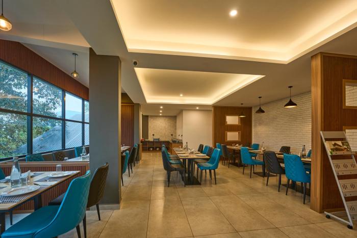 velvet clouds munnar