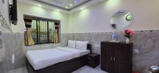 hotel o kalikapur haltu