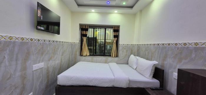 hotel o kalikapur haltu