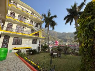 nirvana riverside resort