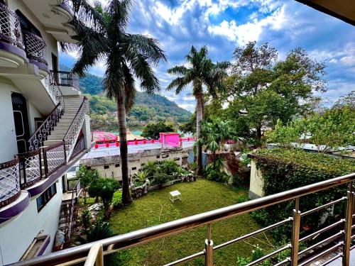 nirvana riverside resort