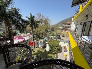 nirvana riverside resort