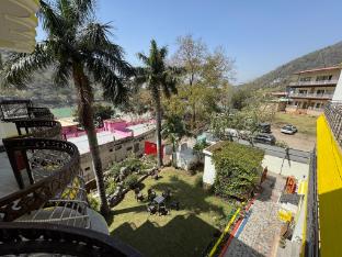 nirvana riverside resort