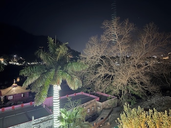 nirvana riverside resort