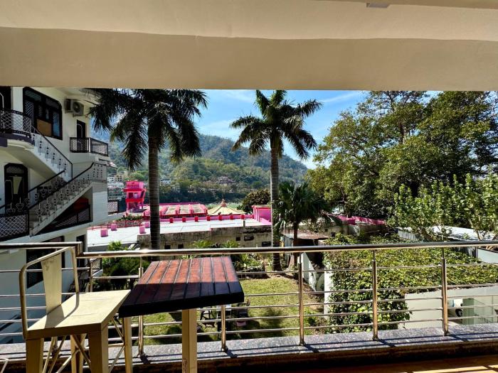 nirvana riverside resort