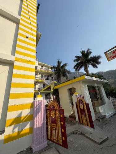 Nirvana Riverside Resort,,2 star