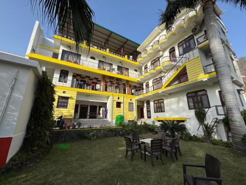 nirvana riverside resort