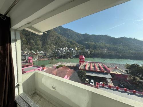 nirvana riverside resort