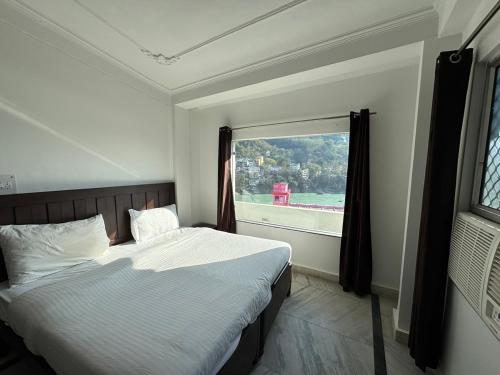 nirvana riverside resort