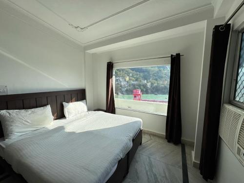nirvana riverside resort
