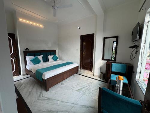 nirvana riverside resort