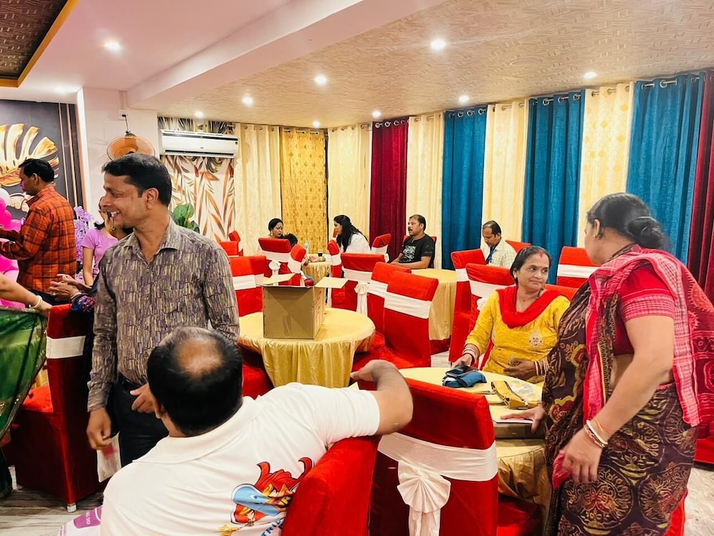 gulmohar guest house