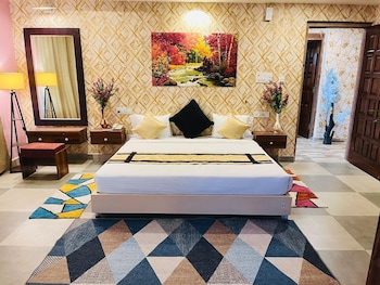 gulmohar guest house