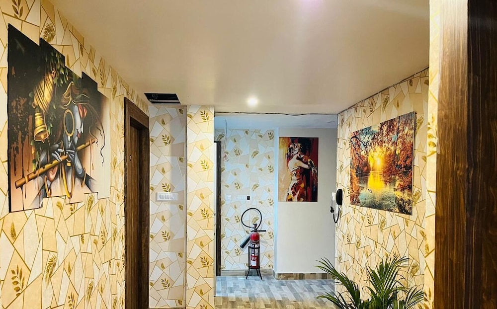 gulmohar guest house