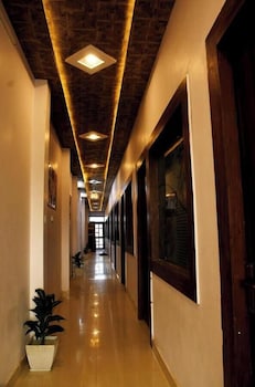 tirupati balaji inn bageshwar dham