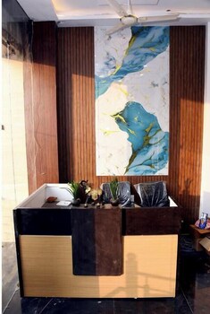 tirupati balaji inn bageshwar dham