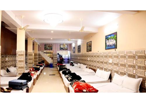 Tirupati Balaji Inn Bageshwar Dham,,2 star