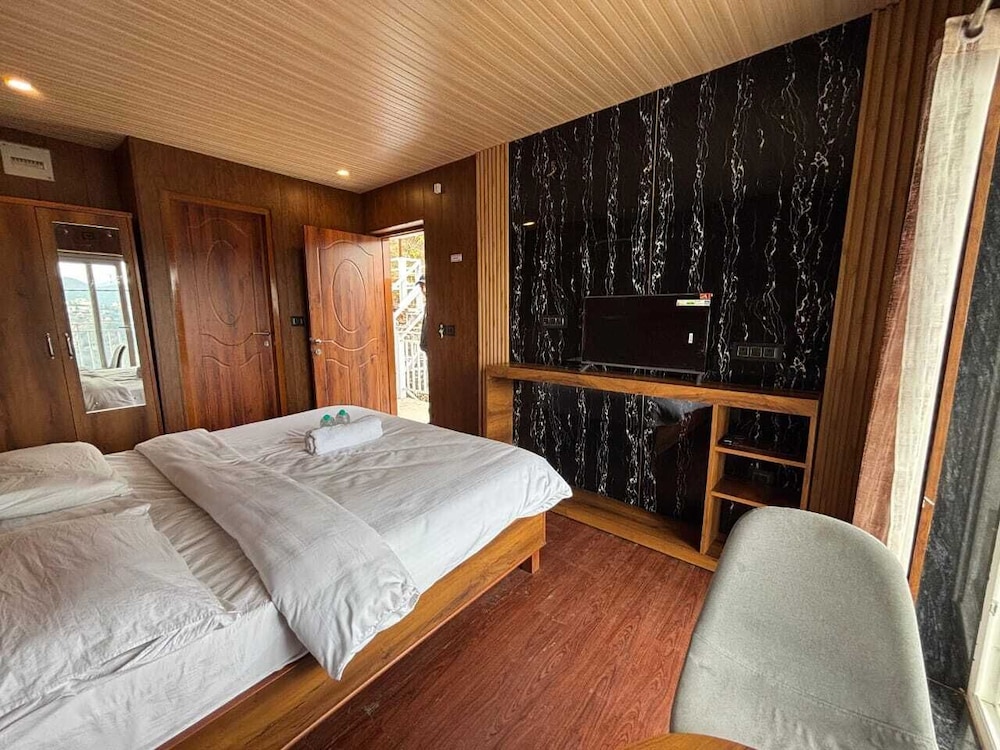 the sapphire suits mussoorie