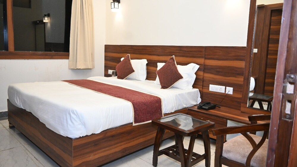 hotel krishna paradise