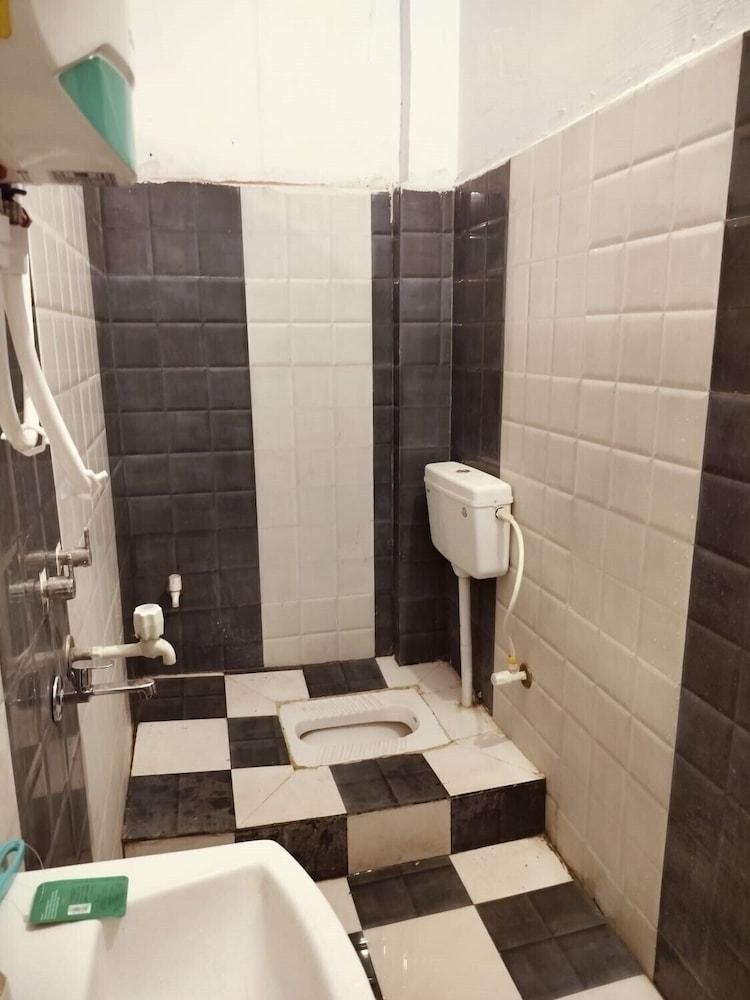 hotel gayatri palace