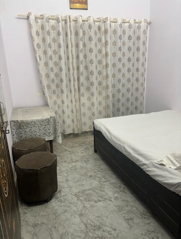 hotel gayatri palace