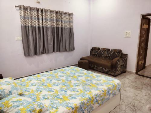 hotel gayatri palace