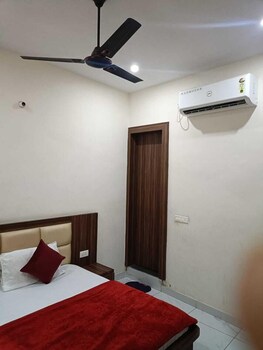 hotel lucky guest house