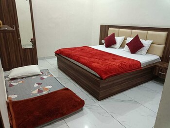 hotel lucky guest house