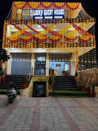 hotel lucky guest house