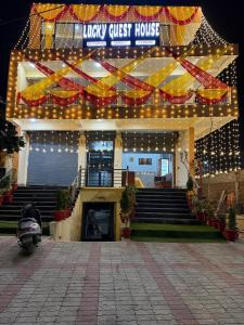 hotel lucky guest house