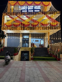 hotel lucky guest house