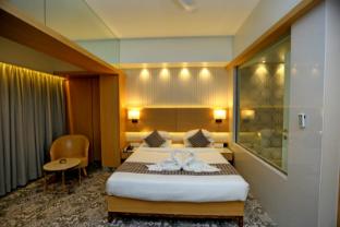 majestic suites boutique hotel