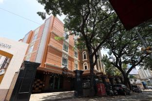 majestic suites boutique hotel