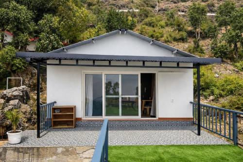 echoes of the himalayas