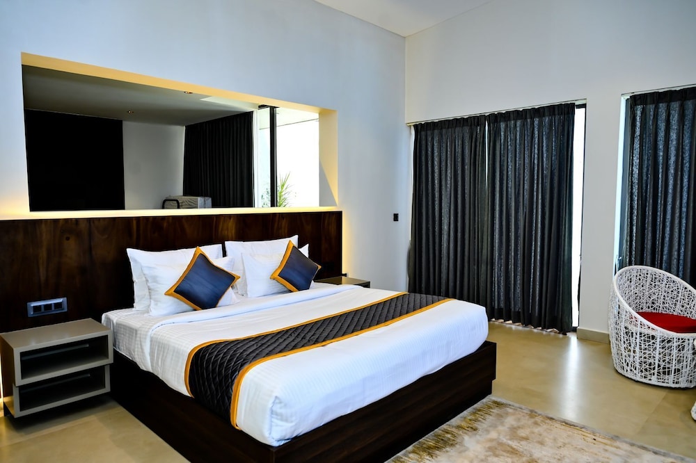 the zims luxor resort