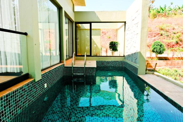 the zims luxor resort