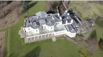 Hilston Park,,3 star