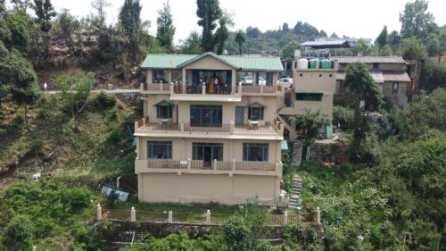 The Wild Cliff,,2 star