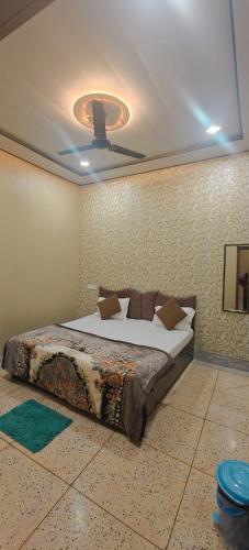 Shree P Guest House,,2 star