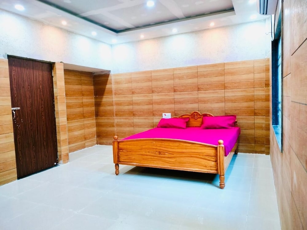 krishna garden hotel and resort