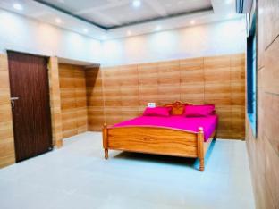 Krishna Garden Hotel And Resort,,3 star