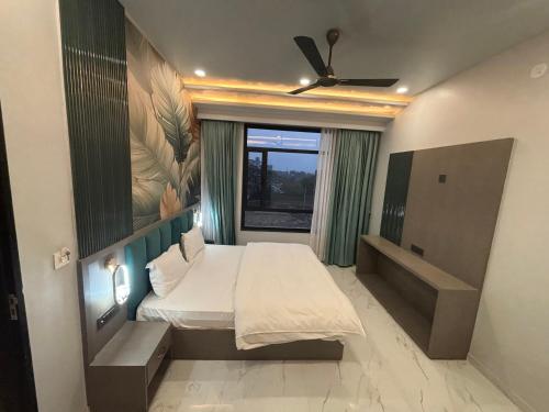 hotel heera palace